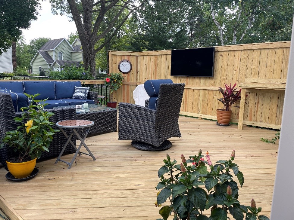 deck with privacy wall